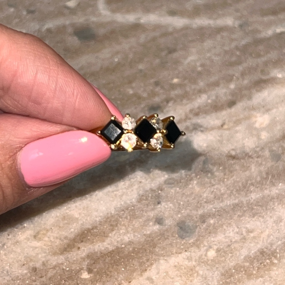 Elegant Black and Gold tone over brass Women's ring